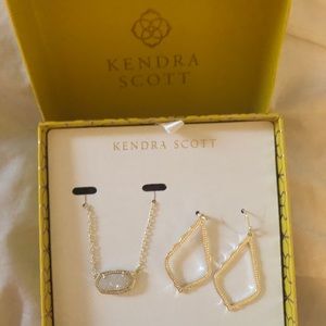 Kendra Scott necklace and earrings